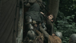 extant_GameOfThrones_3x03-WalkOfPunishment_1256