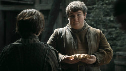 extant_GameOfThrones_3x03-WalkOfPunishment_1315