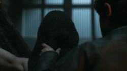 extant_GameOfThrones_3x03-WalkOfPunishment_2582
