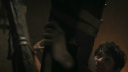 extant_GameOfThrones_3x03-WalkOfPunishment_2598
