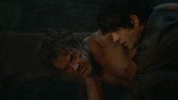 extant_GameOfThrones_3x03-WalkOfPunishment_2646