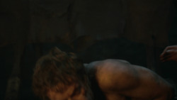 extant_GameOfThrones_3x03-WalkOfPunishment_2650