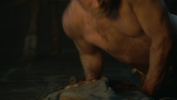 extant_GameOfThrones_3x03-WalkOfPunishment_2651