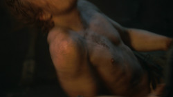 extant_GameOfThrones_3x03-WalkOfPunishment_2653