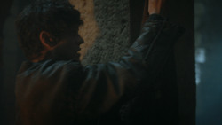 extant_GameOfThrones_3x03-WalkOfPunishment_2657