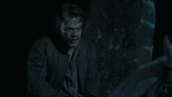 extant_GameOfThrones_3x03-WalkOfPunishment_2682