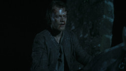 extant_GameOfThrones_3x03-WalkOfPunishment_2684