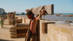 extant_GameOfThrones_3x03-WalkOfPunishment_2927