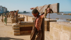 extant_GameOfThrones_3x03-WalkOfPunishment_2928