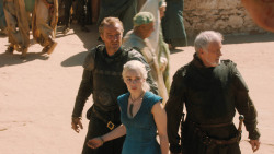 extant_GameOfThrones_3x03-WalkOfPunishment_2946