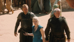 extant_GameOfThrones_3x03-WalkOfPunishment_2947