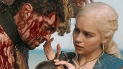 extant_GameOfThrones_3x03-WalkOfPunishment_2977