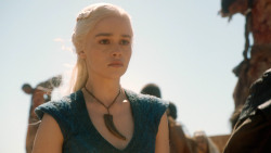 extant_GameOfThrones_3x03-WalkOfPunishment_3076