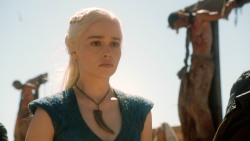 extant_GameOfThrones_3x03-WalkOfPunishment_3078
