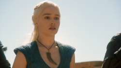 extant_GameOfThrones_3x03-WalkOfPunishment_3155