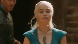 extant_GameOfThrones_3x03-WalkOfPunishment_3424