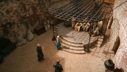 extant_GameOfThrones_3x03-WalkOfPunishment_3443