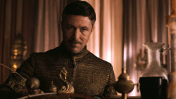 extant_GameOfThrones_3x03-WalkOfPunishment_3704