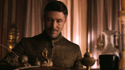 extant_GameOfThrones_3x03-WalkOfPunishment_3707