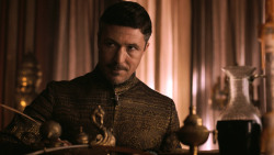 extant_GameOfThrones_3x03-WalkOfPunishment_3741