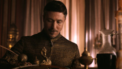 extant_GameOfThrones_3x03-WalkOfPunishment_3748