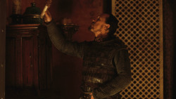 extant_GameOfThrones_3x03-WalkOfPunishment_4203