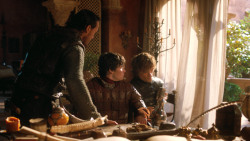 extant_GameOfThrones_3x03-WalkOfPunishment_4411
