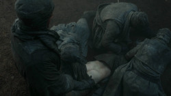 extant_GameOfThrones_3x03-WalkOfPunishment_4688