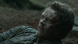 extant_GameOfThrones_3x03-WalkOfPunishment_4782