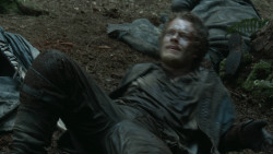 extant_GameOfThrones_3x03-WalkOfPunishment_4787