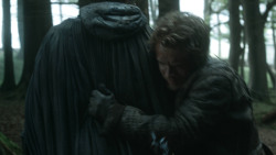 extant_GameOfThrones_3x03-WalkOfPunishment_4807