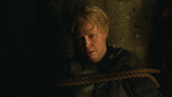extant_GameOfThrones_3x03-WalkOfPunishment_4832