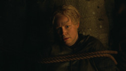 extant_GameOfThrones_3x03-WalkOfPunishment_4833