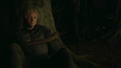 extant_GameOfThrones_3x03-WalkOfPunishment_4848