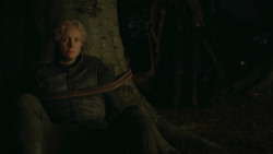 extant_GameOfThrones_3x03-WalkOfPunishment_4849