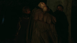 extant_GameOfThrones_3x03-WalkOfPunishment_4897
