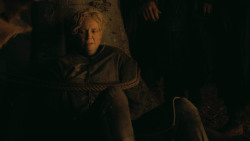 extant_GameOfThrones_3x03-WalkOfPunishment_5129