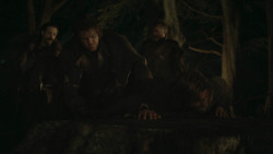 extant_GameOfThrones_3x03-WalkOfPunishment_5343