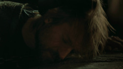 extant_GameOfThrones_3x03-WalkOfPunishment_5354