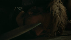 extant_GameOfThrones_3x03-WalkOfPunishment_5363