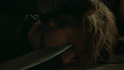 extant_GameOfThrones_3x03-WalkOfPunishment_5374