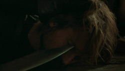 extant_GameOfThrones_3x03-WalkOfPunishment_5376