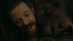 extant_GameOfThrones_3x03-WalkOfPunishment_5386