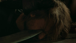 extant_GameOfThrones_3x03-WalkOfPunishment_5419