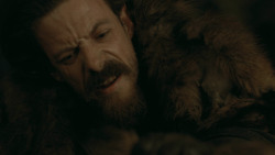 extant_GameOfThrones_3x03-WalkOfPunishment_5423