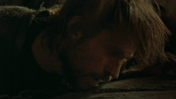 extant_GameOfThrones_3x03-WalkOfPunishment_5435