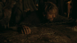 extant_GameOfThrones_3x03-WalkOfPunishment_5442