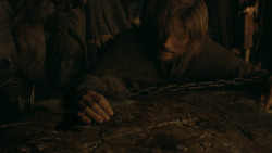 extant_GameOfThrones_3x03-WalkOfPunishment_5443