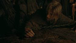 extant_GameOfThrones_3x03-WalkOfPunishment_5445