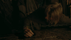 extant_GameOfThrones_3x03-WalkOfPunishment_5447